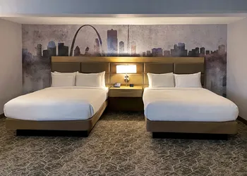 DoubleTree by Hilton St. Louis Airport hotel thumbnail 8