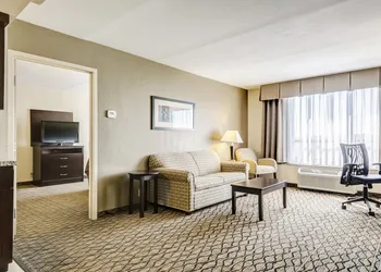 Holiday Inn St. Louis Arpt West-Earth City by IHG hotel thumbnail 3