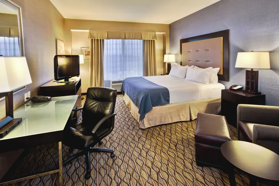 Holiday Inn Detroit Metro Airport by IHG hotel detail image 6