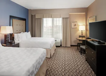 Holiday Inn Detroit Metro Airport by IHG hotel thumbnail 8