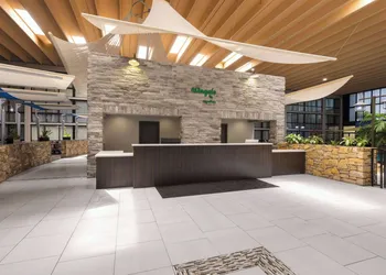 Wingate by Wyndham Kansas City hotel thumbnail 2