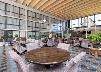 Wingate by Wyndham Kansas City hotel thumbnail 5