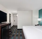 Wingate by Wyndham Kansas City hotel detail image 7