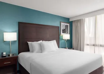 Wingate by Wyndham Kansas City hotel thumbnail 8