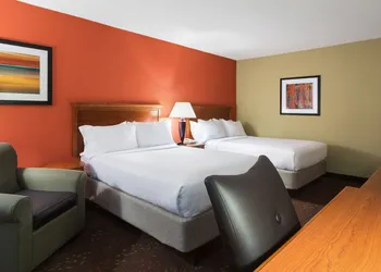 Holiday Inn Cincinnati-Riverfront by IHG hotel thumbnail 7