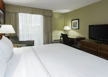 Holiday Inn Cincinnati-Riverfront by IHG hotel thumbnail 8
