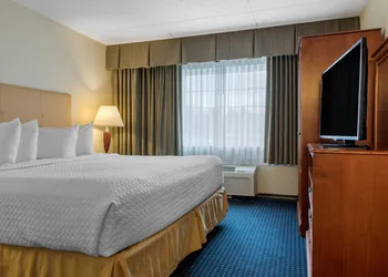 Quality Hotel Conference Center Cincinnati Blue Ash hotel thumbnail 7