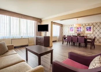 Holiday Inn Toronto - Int'l Airport by IHG hotel thumbnail 8