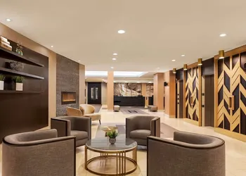 DoubleTree by Hilton Pointe Claire Montreal Airport West hotel thumbnail 3