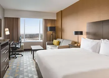DoubleTree by Hilton Pointe Claire Montreal Airport West hotel thumbnail 5