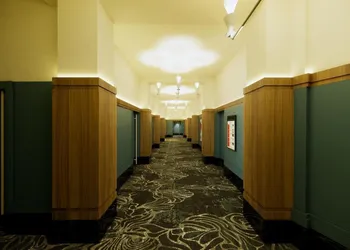DoubleTree by Hilton North Vancouver hotel thumbnail 5
