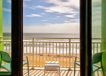 Holiday Inn Va Beach-Oceanside (21st St) by IHG hotel thumbnail 7