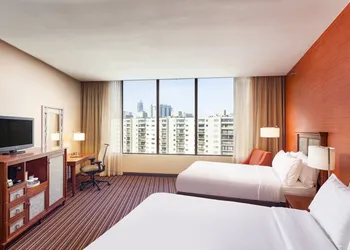 Holiday Inn Austin -Town Lake by IHG hotel thumbnail 7