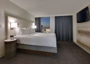 Crowne Plaza Dallas Downtown by IHG hotel thumbnail 7