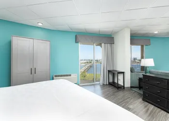 Holiday Inn Charleston Riverview by IHG hotel thumbnail 6