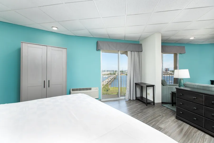Holiday Inn Charleston Riverview by IHG hotel detail image 6