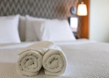 Holiday Inn Redding by IHG hotel thumbnail 3