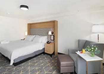 Holiday Inn Redding by IHG hotel thumbnail 5