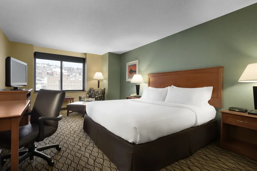 Holiday Inn & Suites Duluth Downtown by IHG hotel detail image 2