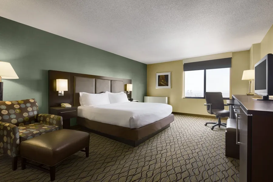 Holiday Inn & Suites Duluth Downtown by IHG hotel detail image 6