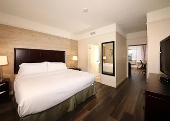 Holiday Inn & Suites Windsor Ambassador Bridge by IHG hotel thumbnail 8