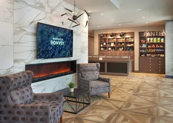 Four Points by Sheraton Windsor Downtown hotel thumbnail 2