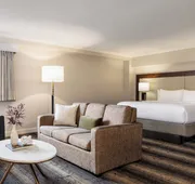 Crowne Plaza Edison by IHG hotel detail image 7