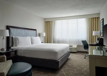 Holiday Inn & Suites Marlborough by IHG hotel thumbnail 7