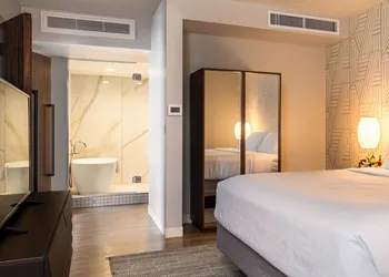 Delamar Traverse City hotel thumbnail 3