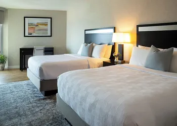 Delamar Traverse City hotel thumbnail 6
