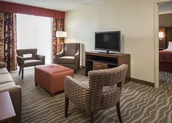 Holiday Inn Hotel & Suites Des Moines - Northwest by IHG hotel thumbnail 3