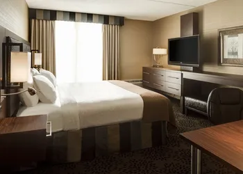 Holiday Inn Hotel & Suites Des Moines - Northwest by IHG hotel thumbnail 4