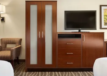 Holiday Inn Hotel & Suites Des Moines - Northwest by IHG hotel thumbnail 6