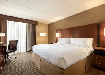Holiday Inn Hotel & Suites Des Moines - Northwest by IHG hotel thumbnail 7
