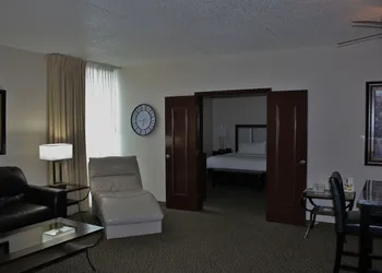 Holiday Inn Des Moines-Airport/Conf Center by IHG hotel thumbnail 2