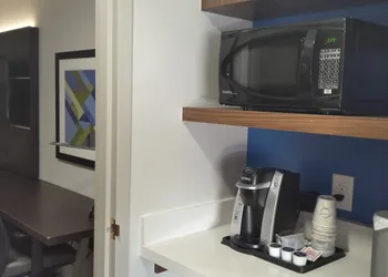 Holiday Inn Express & Suites Mississauga-Toronto Southwest by IHG hotel thumbnail 6