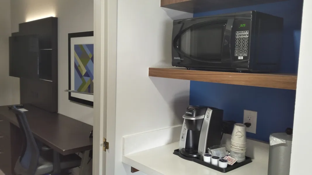 Holiday Inn Express & Suites Mississauga-Toronto Southwest by IHG hotel detail image 6
