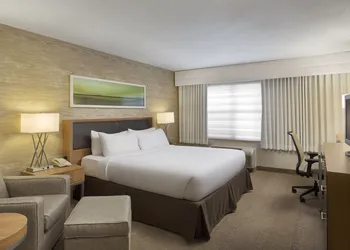 Holiday Inn Grand Rapids Airport by IHG hotel thumbnail 4