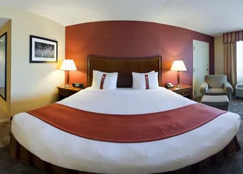 Holiday Inn Grand Rapids Downtown by IHG hotel thumbnail 2