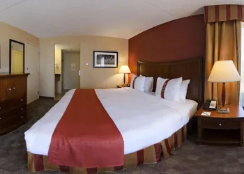 Holiday Inn Grand Rapids Downtown by IHG hotel thumbnail 3
