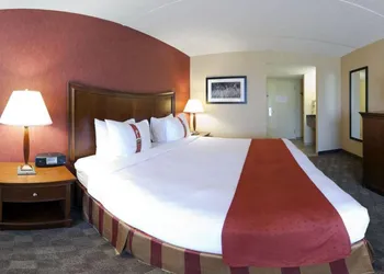 Holiday Inn Grand Rapids Downtown by IHG hotel thumbnail 4