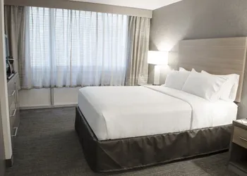 Holiday Inn Fargo by IHG hotel thumbnail 4