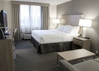 Holiday Inn Fargo by IHG hotel thumbnail 7