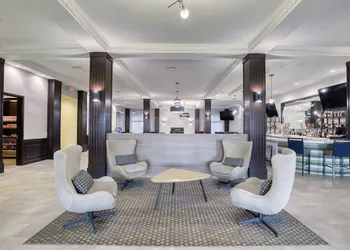 Holiday Inn Hotel & Suites Madison West - Middleton by IHG hotel thumbnail 2