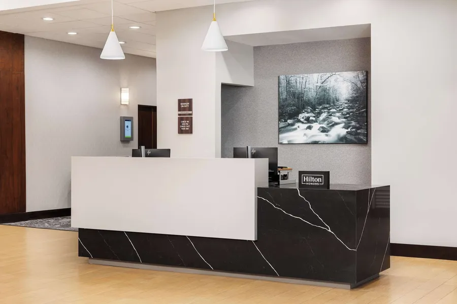 DoubleTree by Hilton Greensboro Airport hotel detail image 6