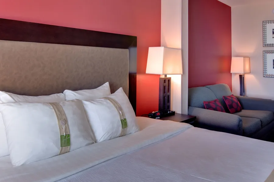 Holiday Inn & Suites Bakersfield by IHG hotel detail image 2