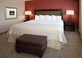Holiday Inn & Suites Bakersfield by IHG hotel thumbnail 3