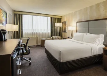 Holiday Inn Winnipeg South by IHG hotel thumbnail 8