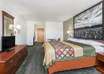 Super 8 by Wyndham Alma hotel thumbnail 4