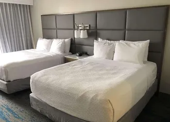 Ramada by Wyndham Cleveland Independence hotel thumbnail 3